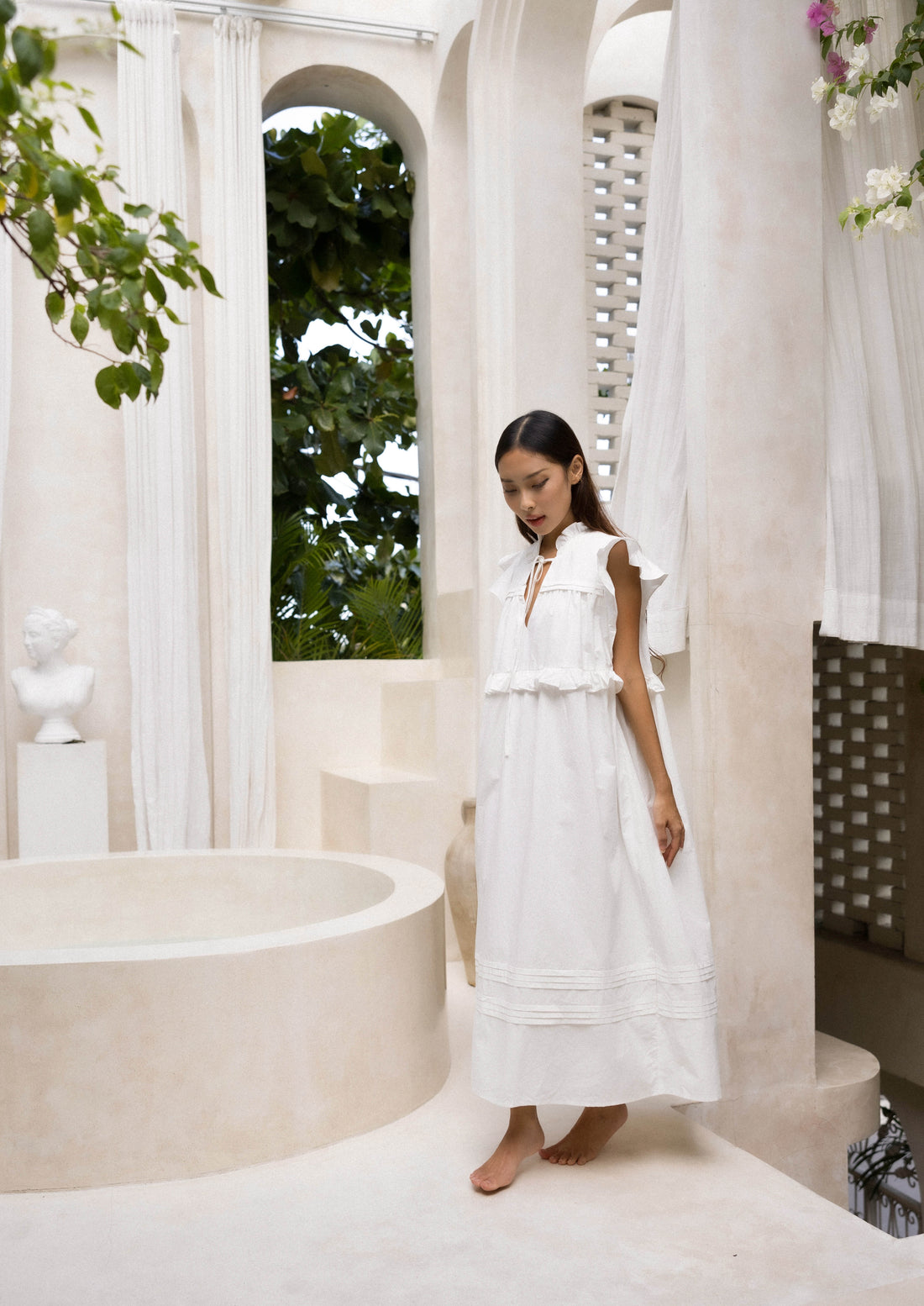 Austen Midaxi | White